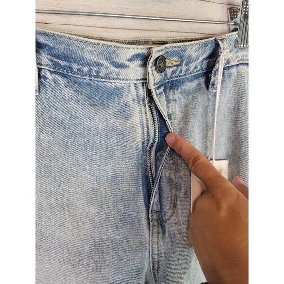 KANCAN HIGH RISE DISTRESSED BOYFRIEND LIGHT WASH JEANS, SZ 31x28 - Picture 5 of 15